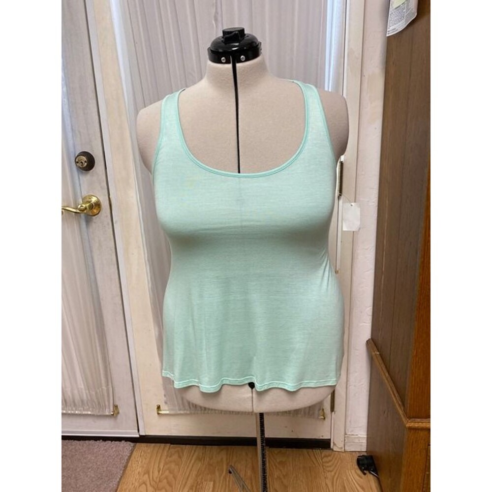 Charlotte Russe Ambiance Apparel mint green sleeveless top. Size Large. NWT